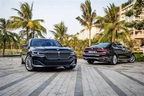 BMW 730Li View 2