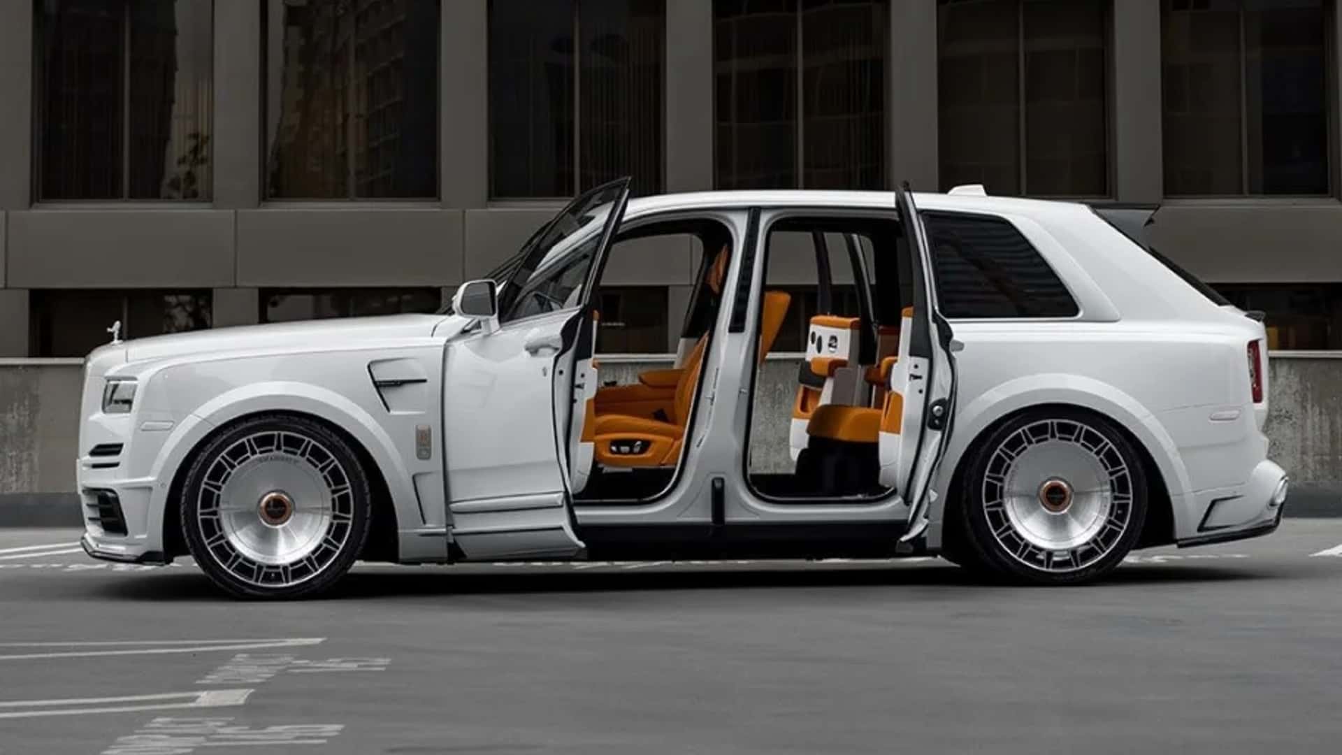 Rolls-Royce Cullinan View 2