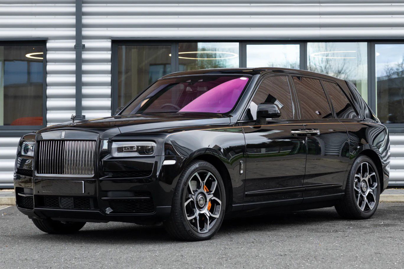 Rolls Royce Cullinan View 1