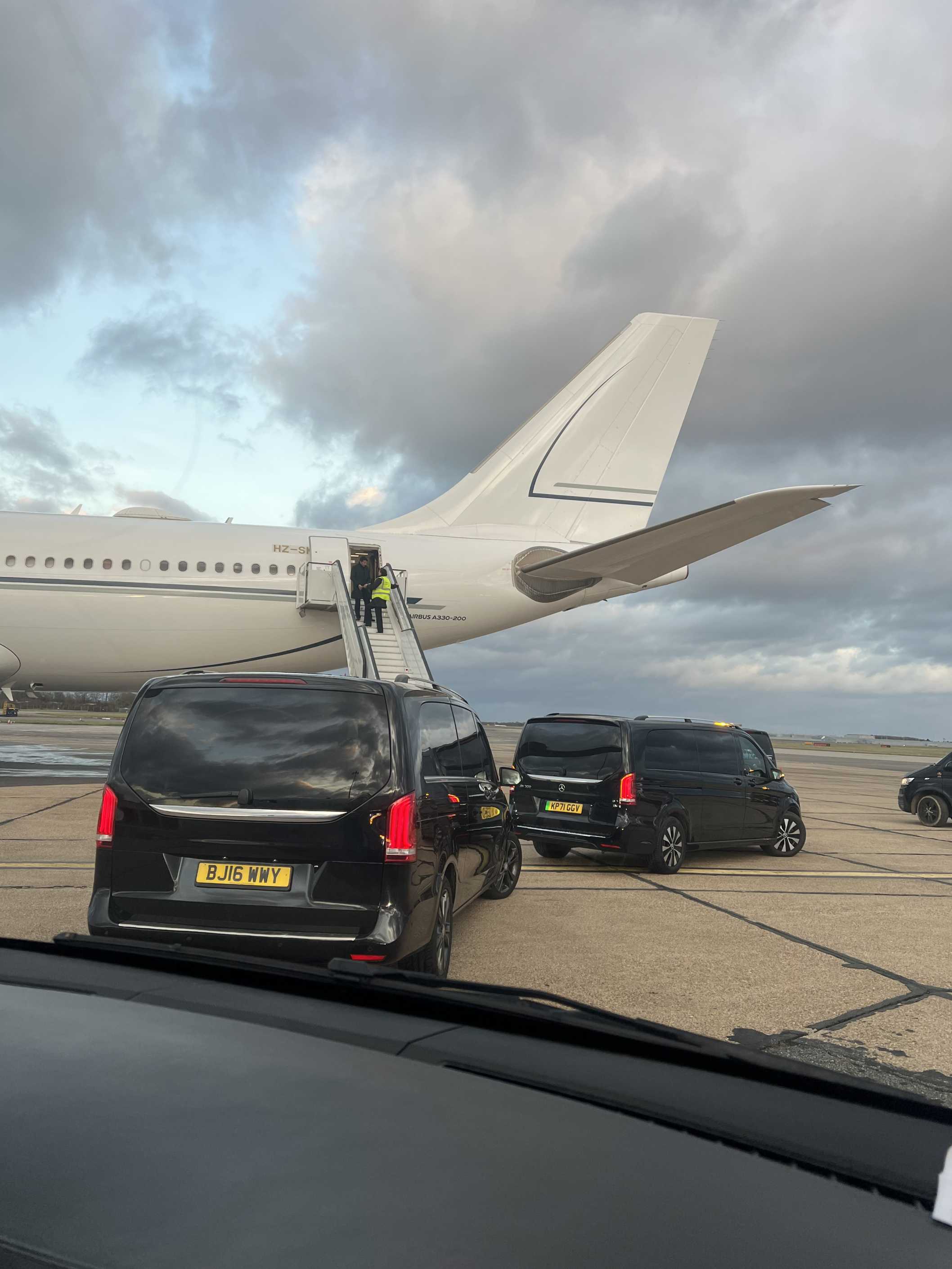 Heylux Chauffeur Airport Transfer Service