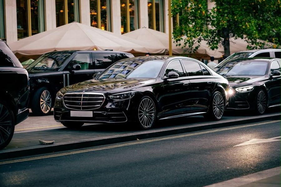 Mercedes-Benz S-Class chauffeur car in London