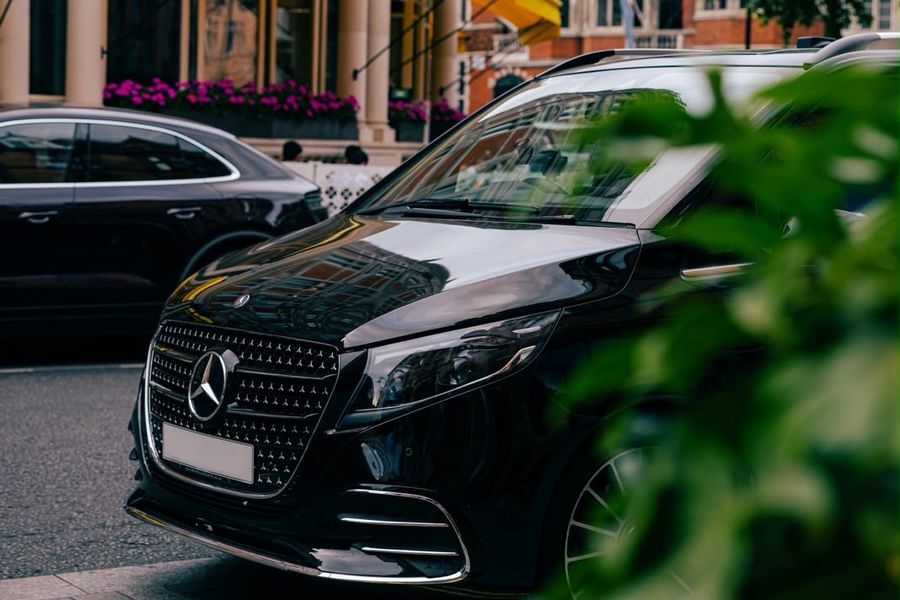 Mercedes V-Class chauffeur vehicle in Mayfair, London
