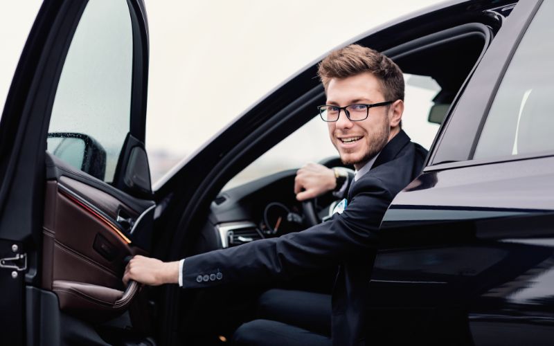 The Hidden Details that Separate Luxury Chauffeurs from Standard Drivers