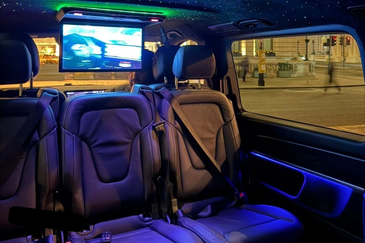 Travel Through Liverpool With Luxury Chauffeur Service Hire