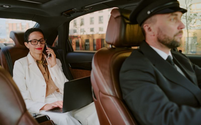 Why Discretion and Privacy Matter in Hire a Luxury Chauffeur