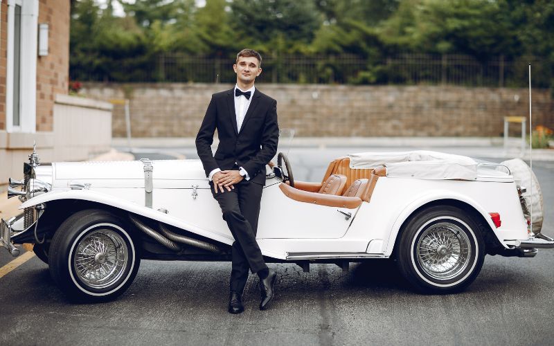 School Prom S‍ea‍son (June–J‍uly)