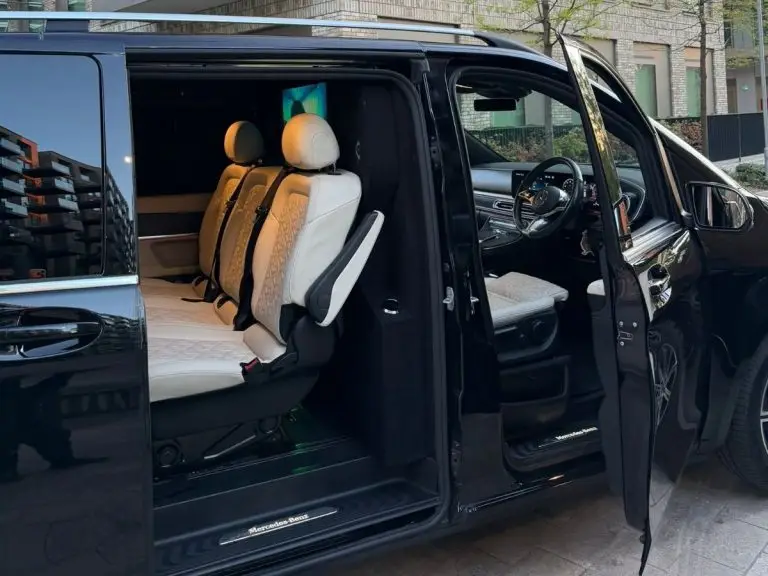 Chauffeur Booking Apps vs Calling Direct: Pros, Cons and What’s Faster