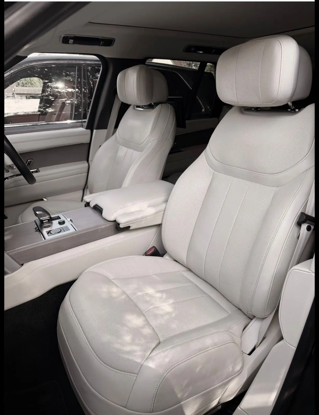 Range Rover cream leather interior seats detail